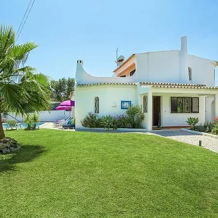 Sleeps 8 Pool Air Con Wifi Sesmarias