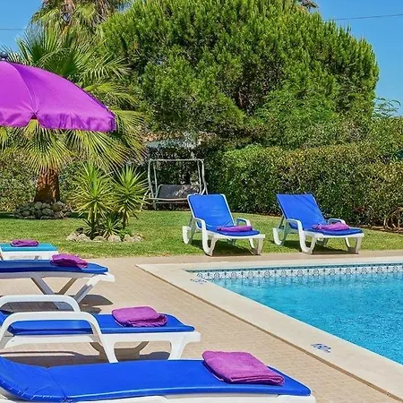 Villa Sleeps 8 Pool Air Con Wifi *
