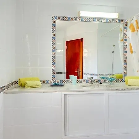 Sleeps 8 Pool Air Con Wifi *