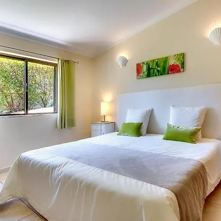 Sleeps 8 Pool Air Con Wifi Villa